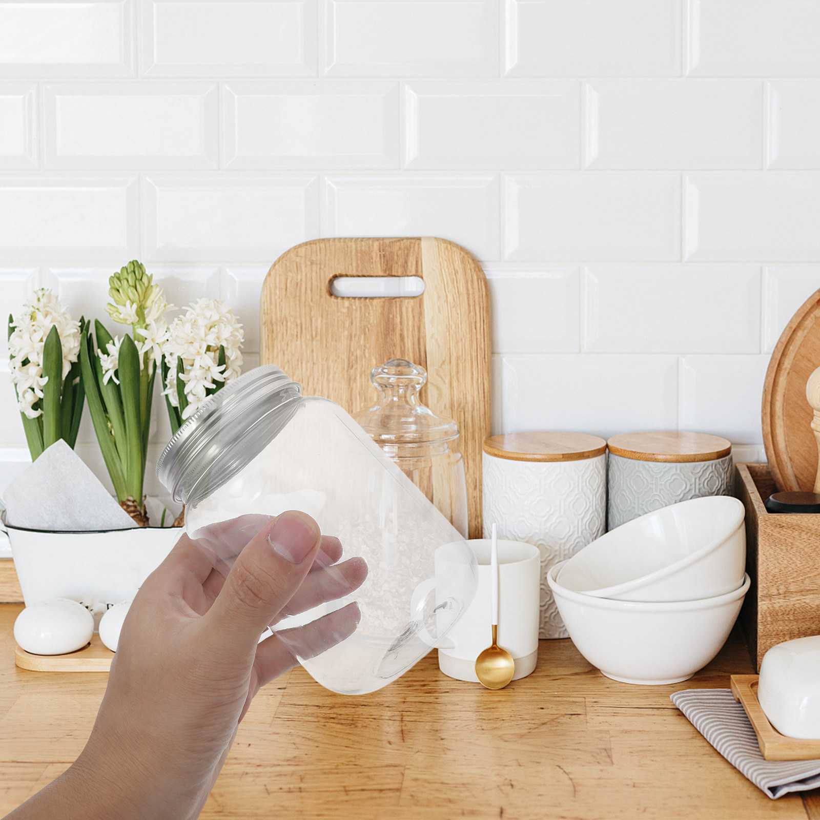 Food Storage Jars With Lids - 密閉式のフード保存容器（蓋付き）4個セット。透明プラスチック製で、お菓子、スパイス、オートミール、パスタなどの保存に最適。